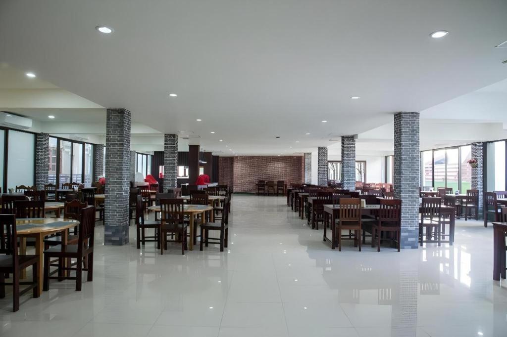 Saysamphanh Hotel Луанг Прабанг Екстериор снимка