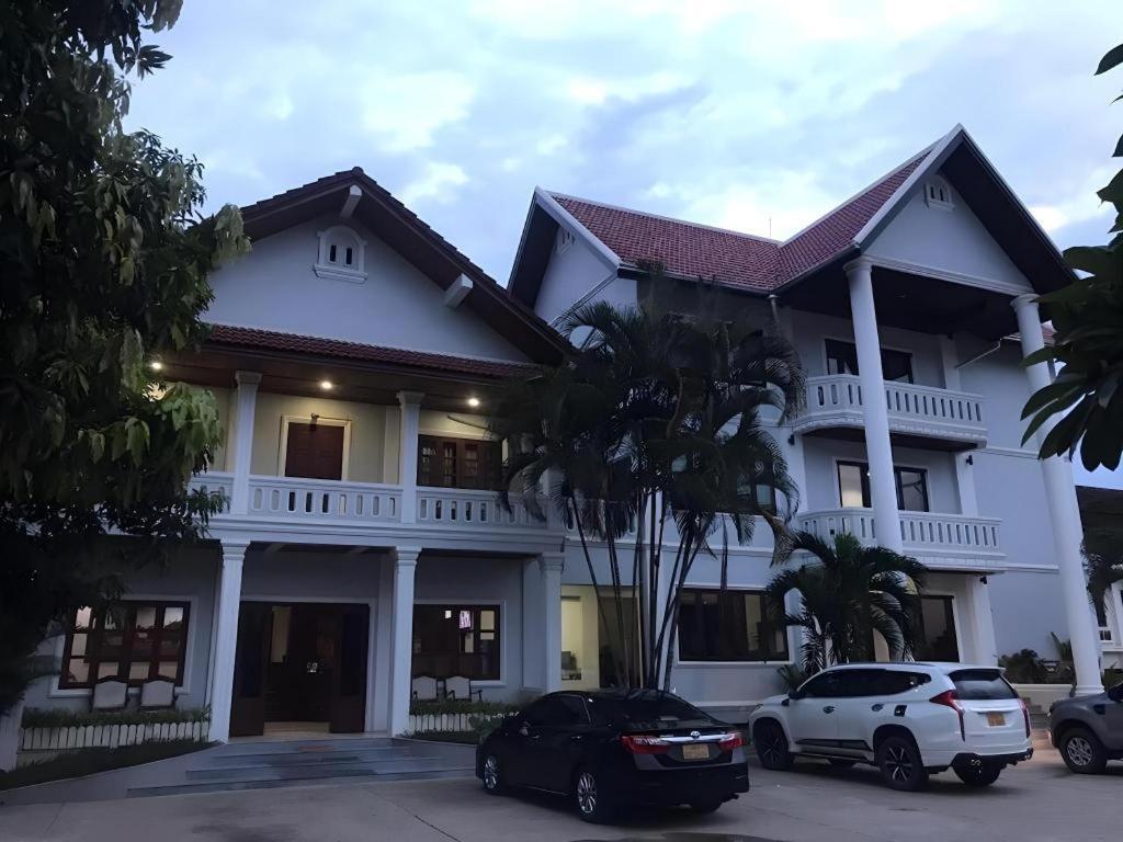 Saysamphanh Hotel Луанг Прабанг Екстериор снимка