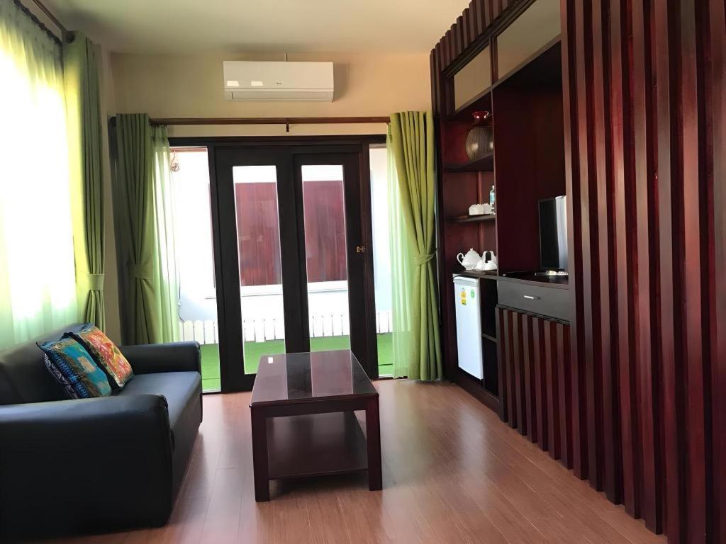 Saysamphanh Hotel Луанг Прабанг Екстериор снимка