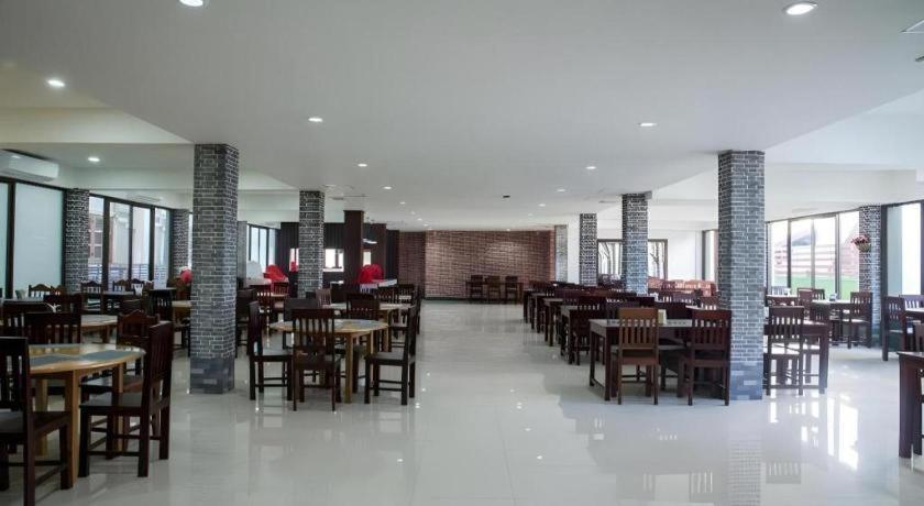 Saysamphanh Hotel Луанг Прабанг Екстериор снимка