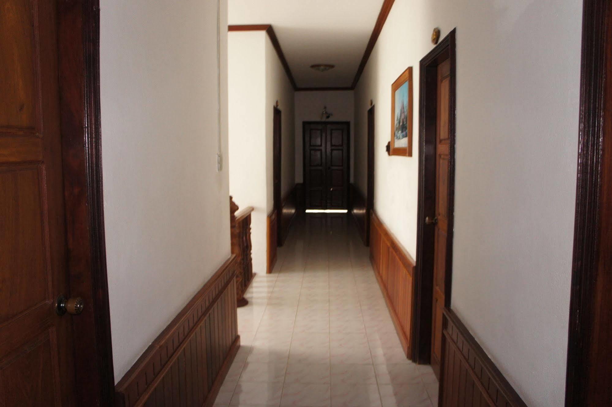 Saysamphanh Hotel Луанг Прабанг Екстериор снимка